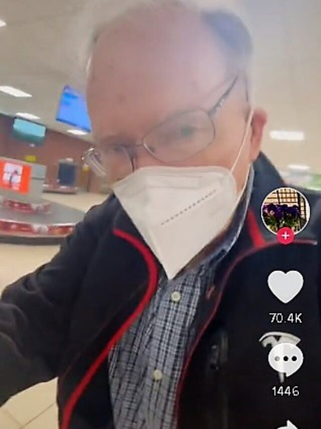 Old man thinks phone is lost, guards it, TikTok appreciates